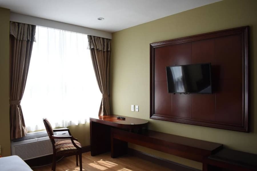 Queens Hotel