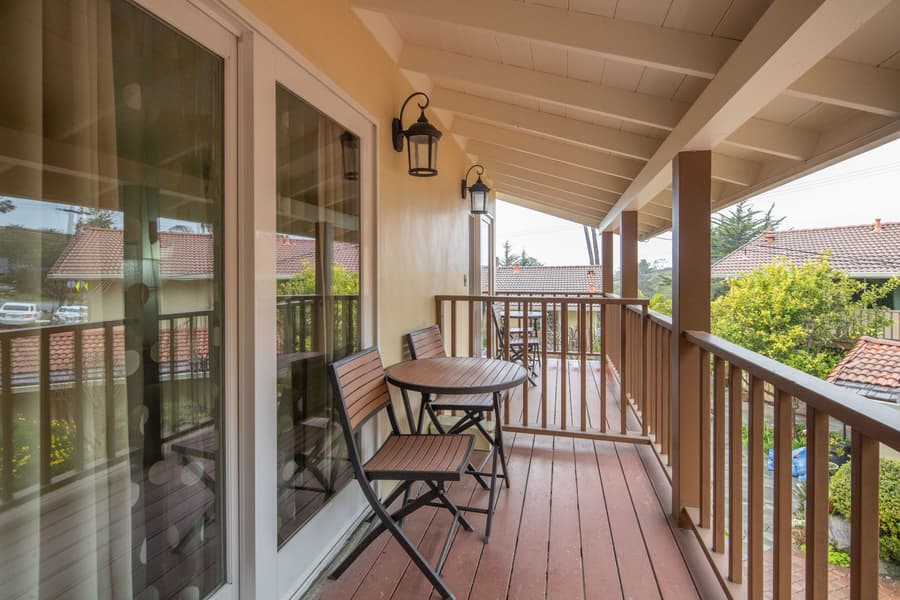 Vendange Carmel Inn & Suites