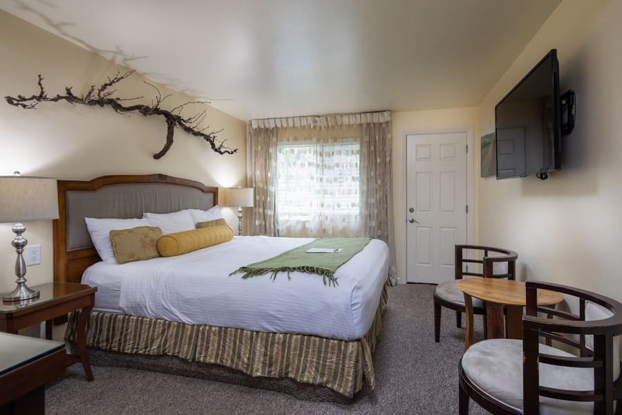 Vendange Carmel Inn & Suites