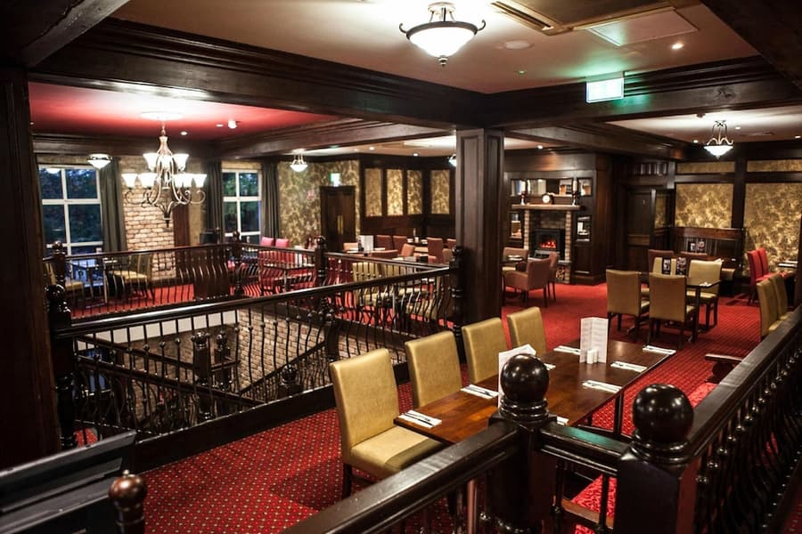 Dillons Hotel