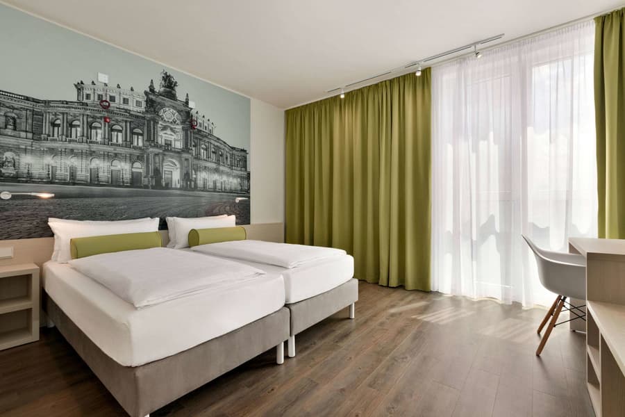 Super 8 by Wyndham Dresden