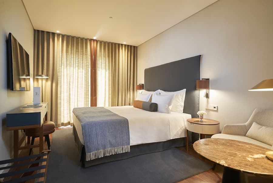 PortoBay Flores
