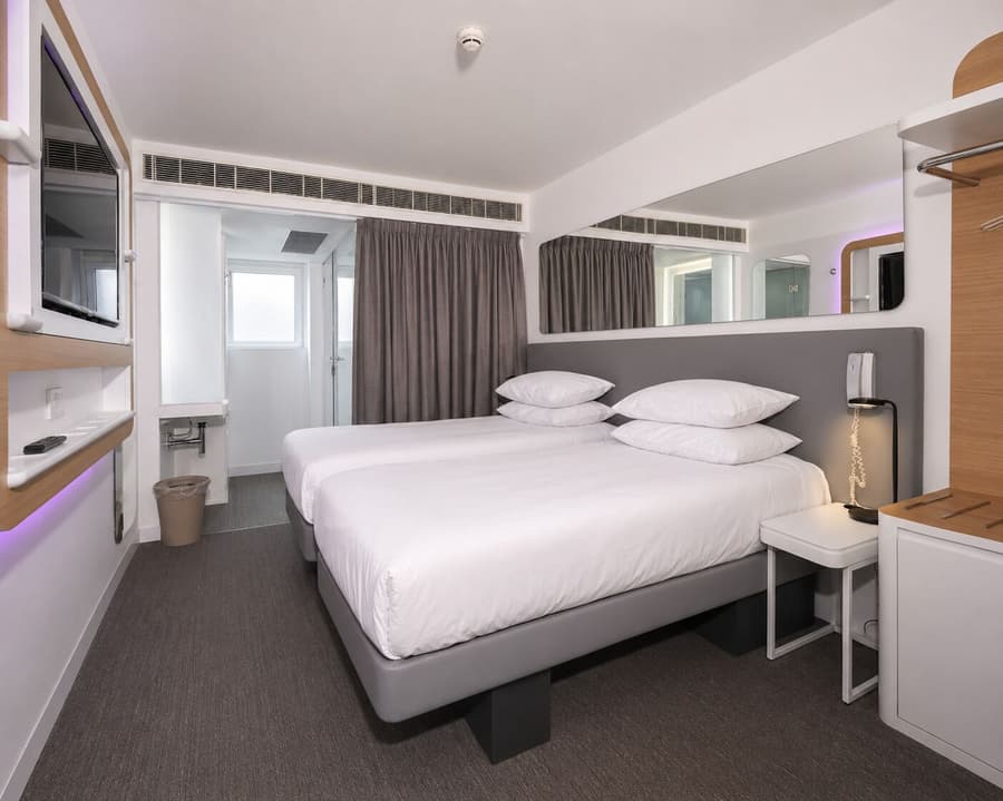 YOTEL Edinburgh
