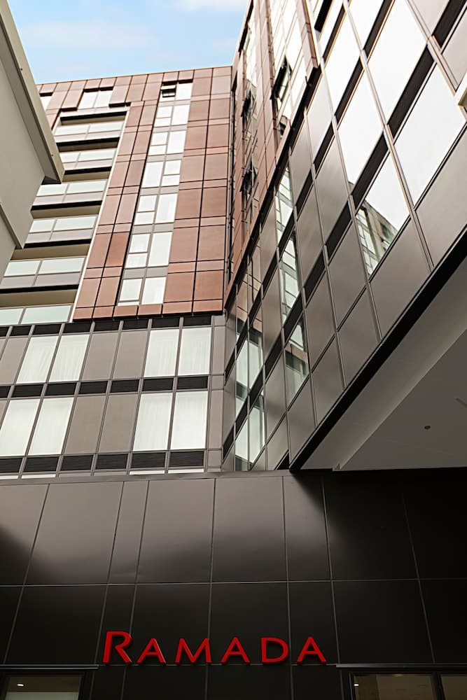 Ramada Suites By Wyndham Victoria Street West
