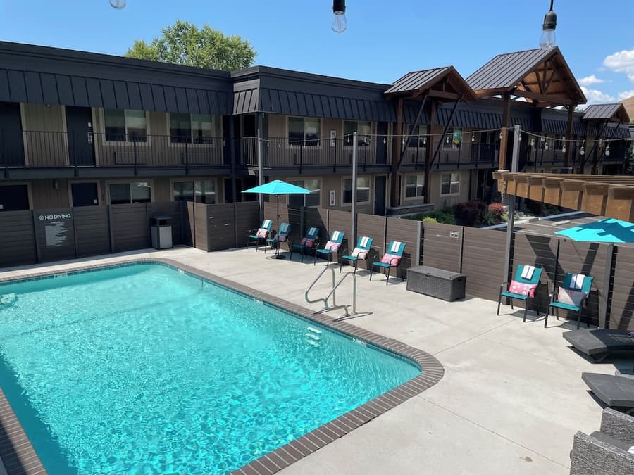 The Hotel Y