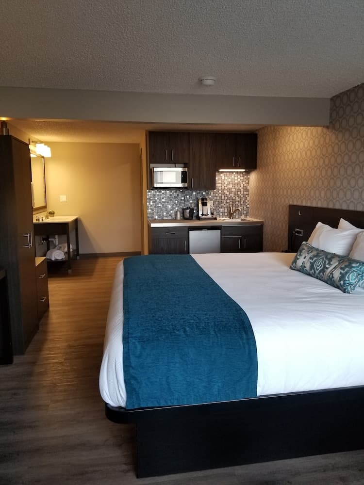 The Hotel Y