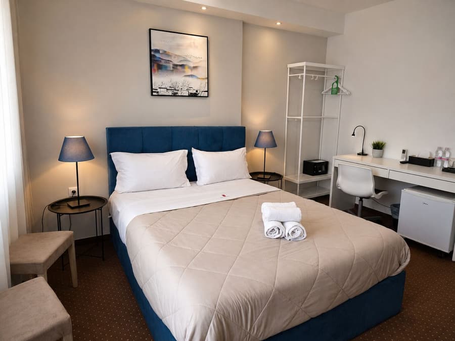 City Plaza Apartments & Rooms