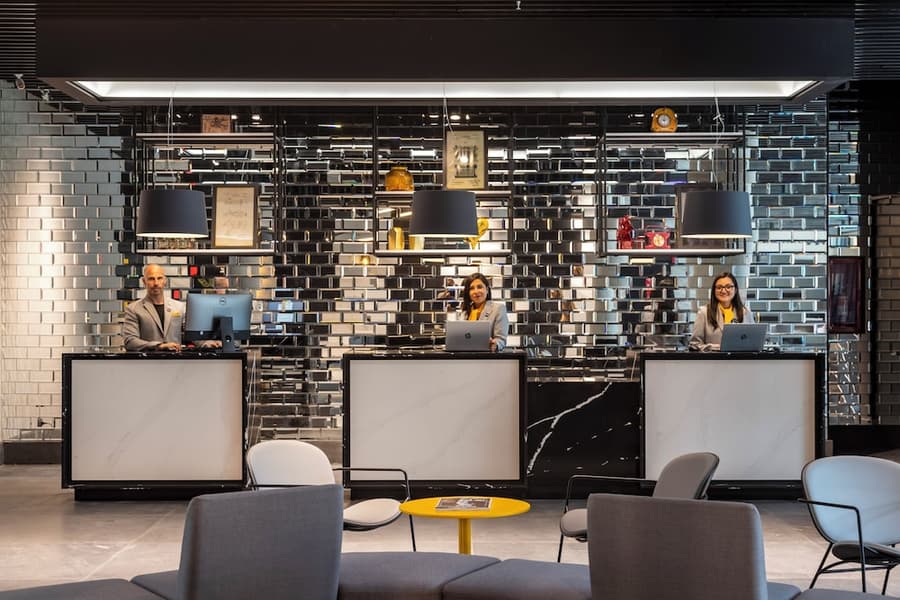 Ola Santiago Providencia, Tapestry Collection by Hilton