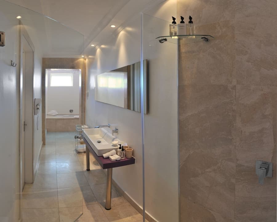 The Clarendon - Bantry Bay