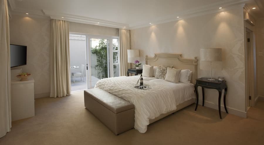 The Clarendon - Bantry Bay