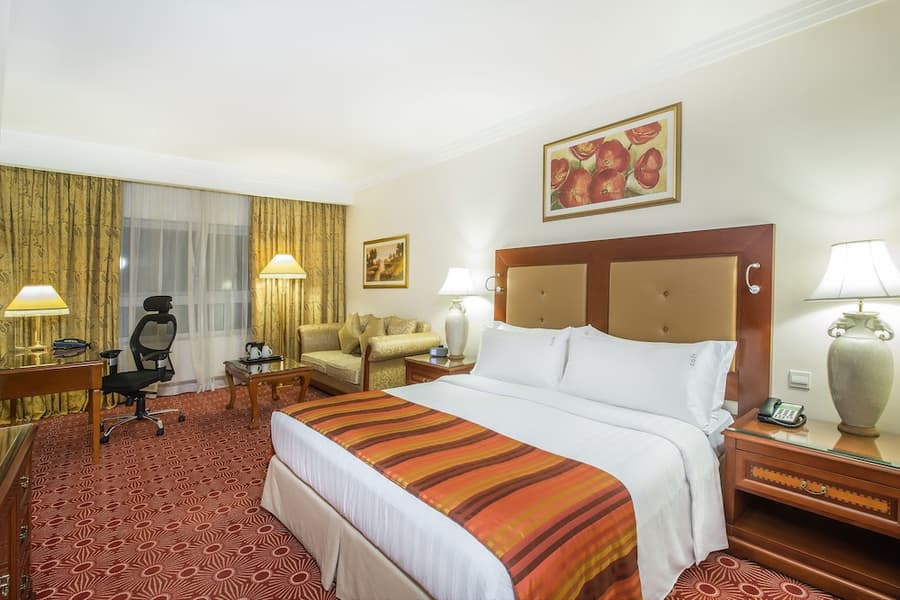 Sunday Hotel Holiday International Dubai