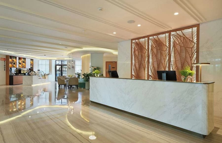 Sunday Hotel Holiday International Dubai