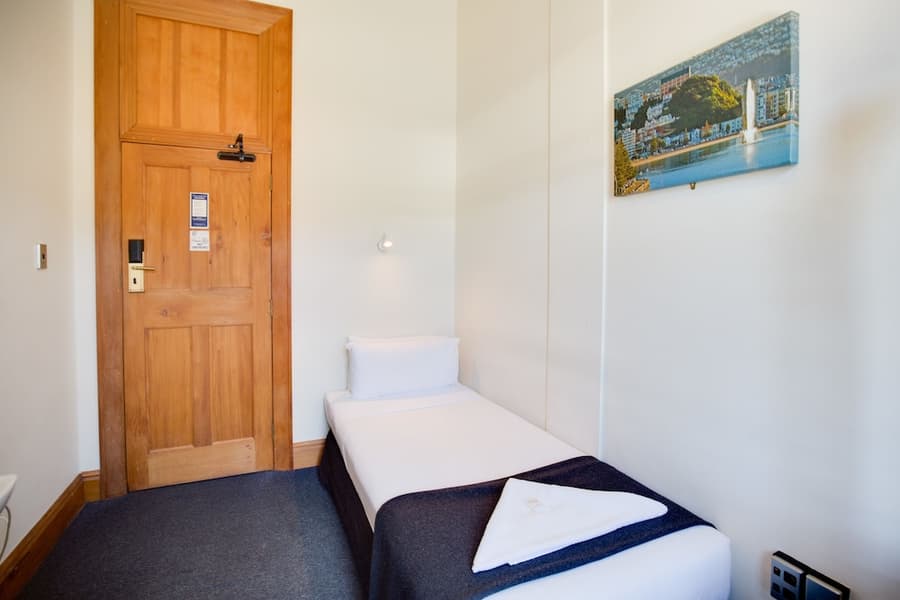 The Cambridge Hotel & Backpackers