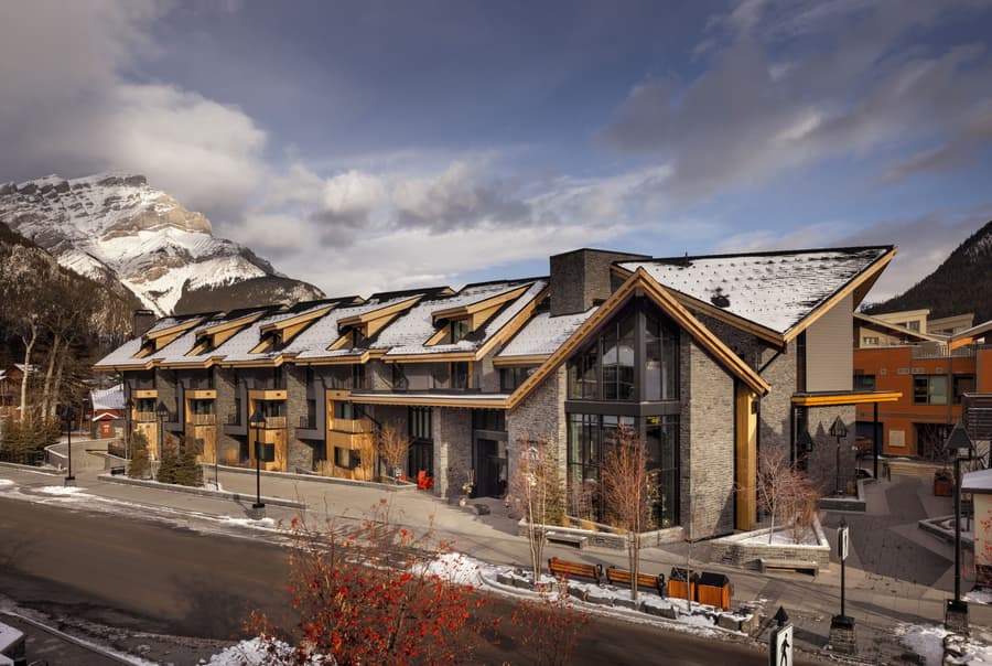 Peaks Hotel & Suites