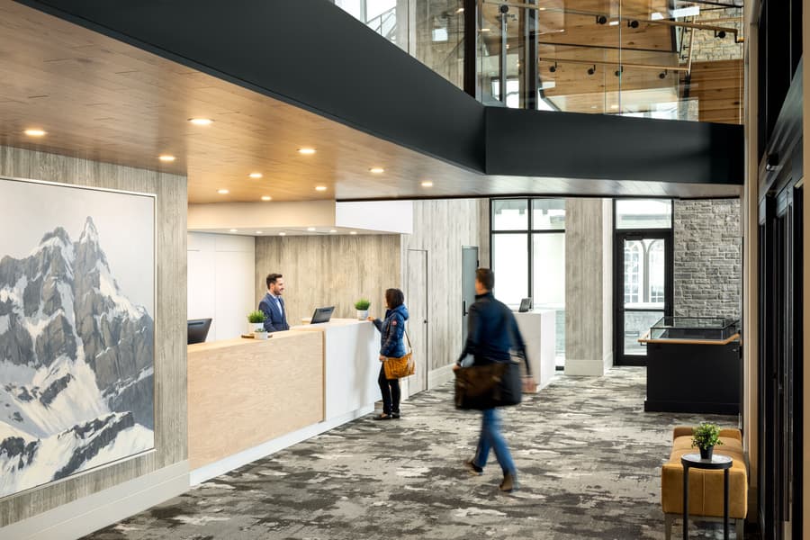 Peaks Hotel & Suites