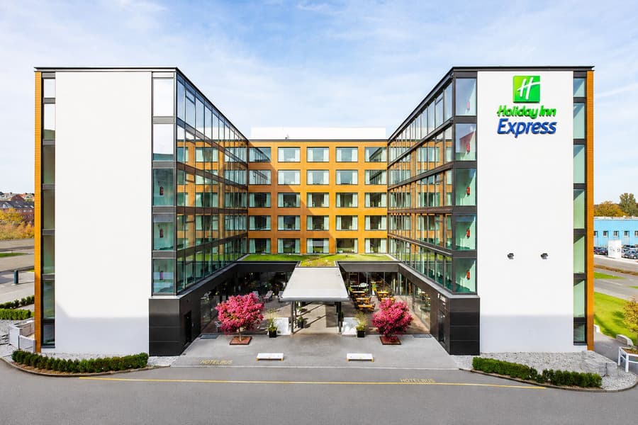 Holiday Inn Express Zurich Airport by IHG