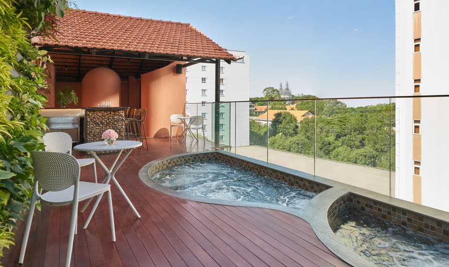 Silverland Sil Hotel