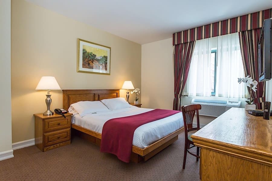 Chelsea Savoy Hotel