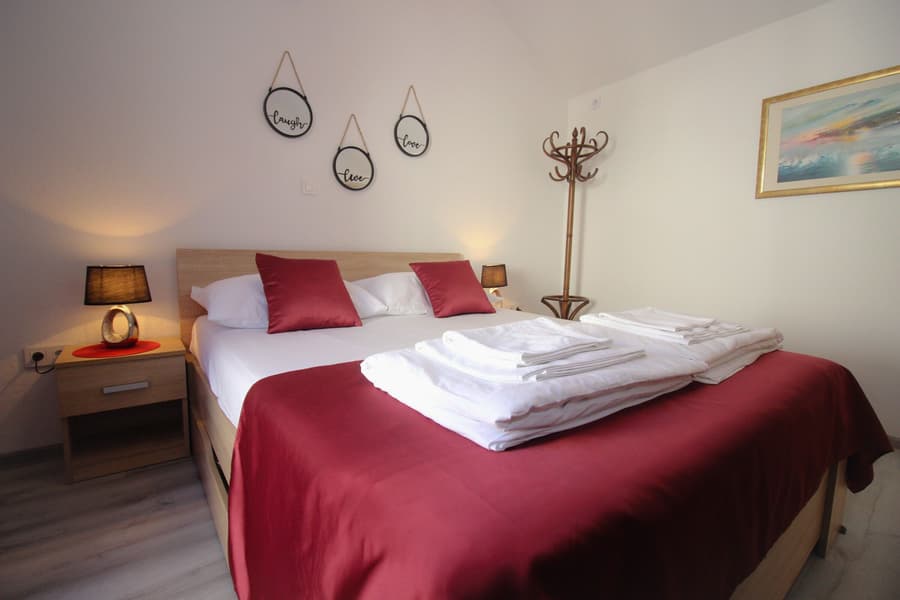 "VILLA DENY" Boutique HOTEL - parking
