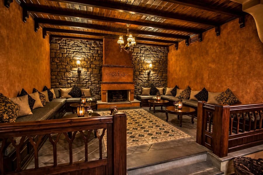 Doupiani House Hotel