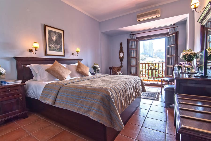 Doupiani House Hotel