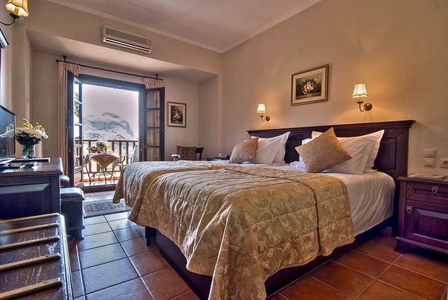 Doupiani House Hotel