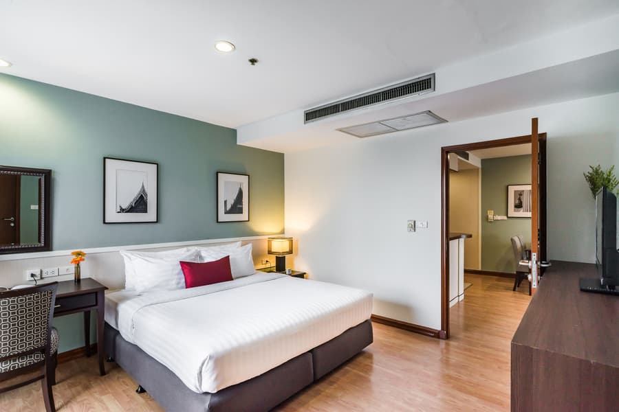Evergreen Place Siam by UHG