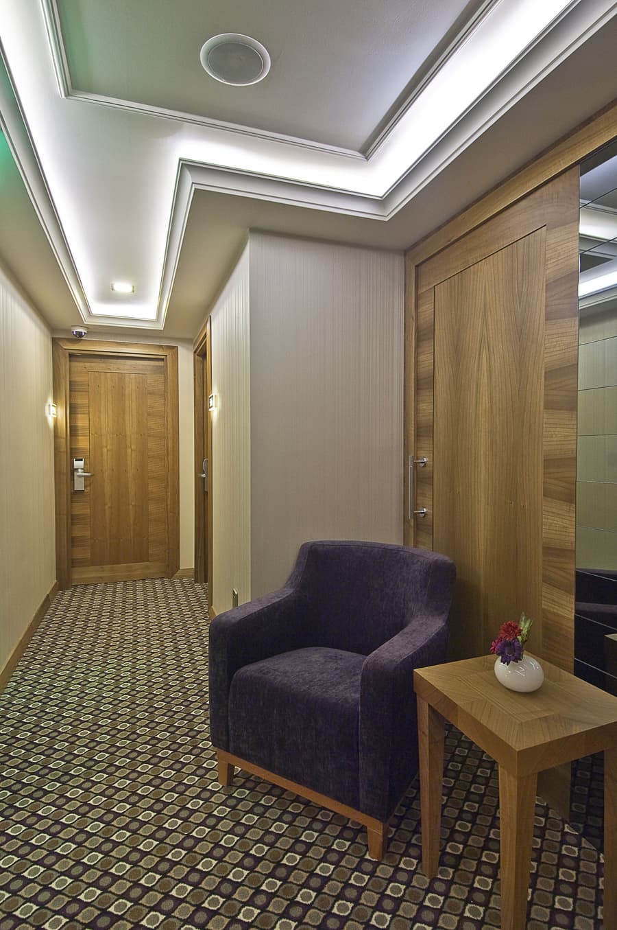 Tugcu Hotel Select