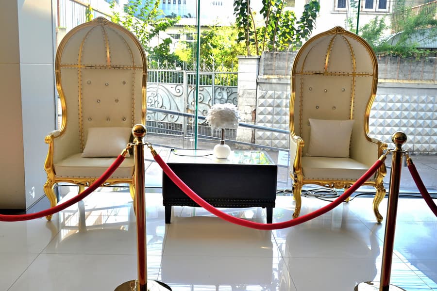 Boss Suites Nana Hotel