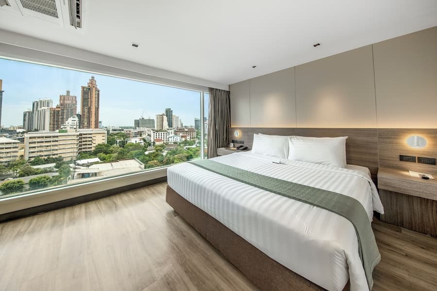 Golden Tulip Mandison Suites