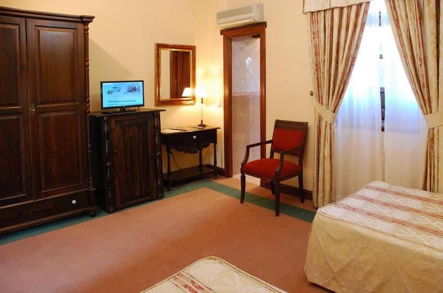 Hotel Alvar Fañez
