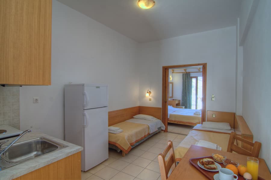 Adonis Hotel