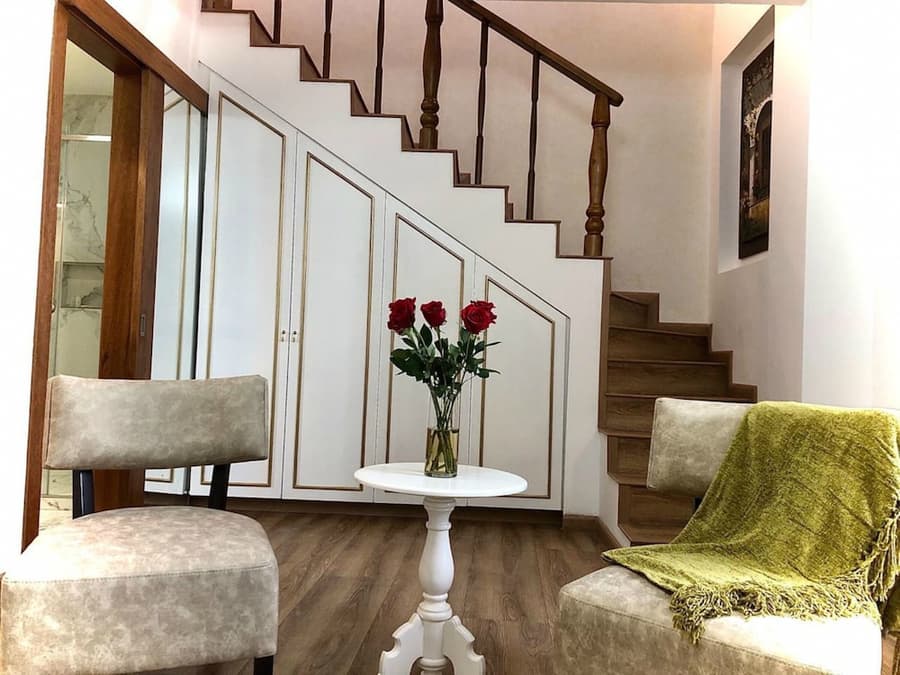 Adamas House Hotel