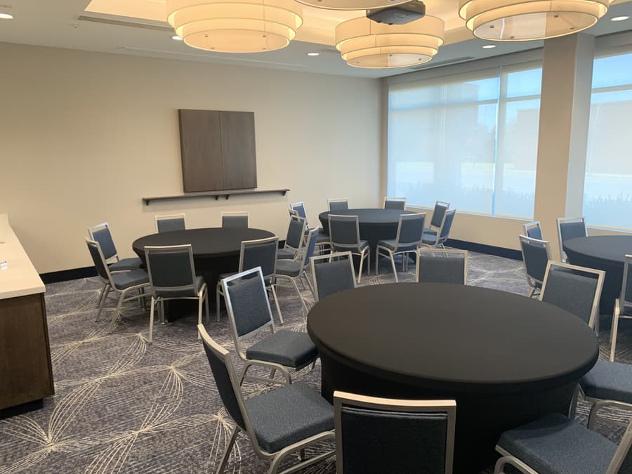 La Quinta Inn & Suites by Wyndham Kansas City Beacon Hill