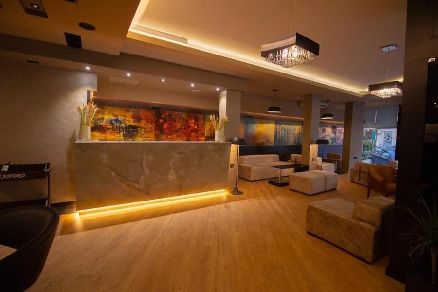 Albanopolis Hotel