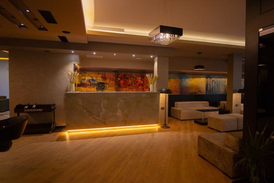 Albanopolis Hotel