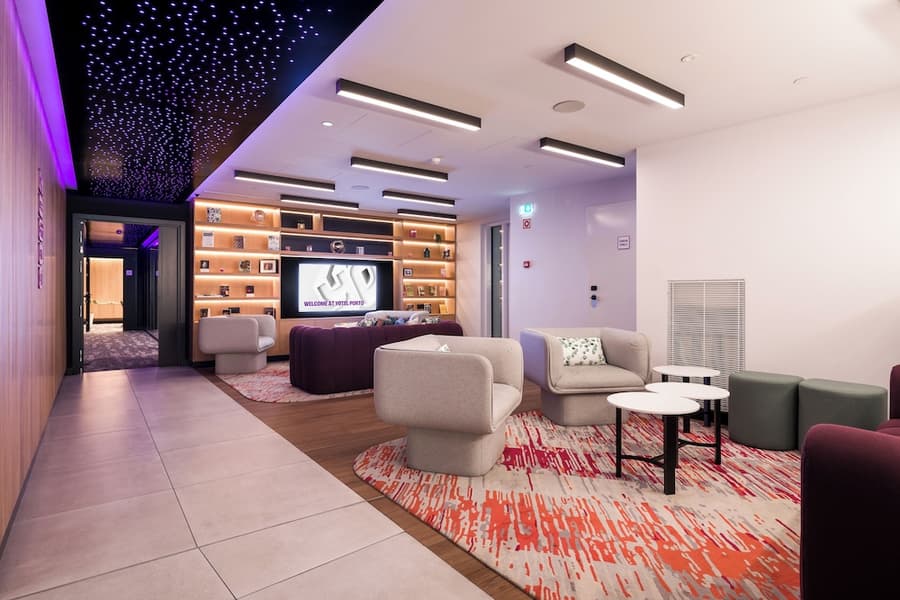 YOTEL Porto