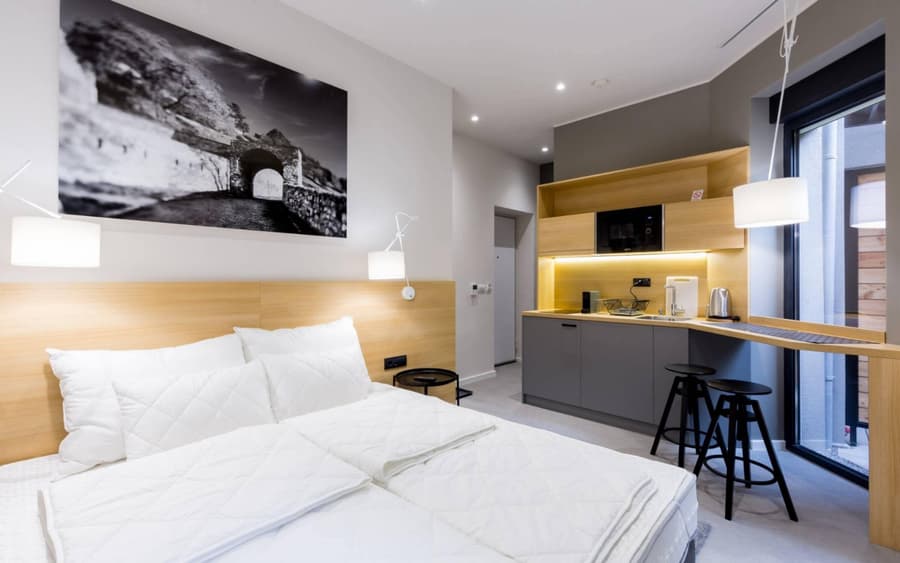 Teanna Lux Apartments