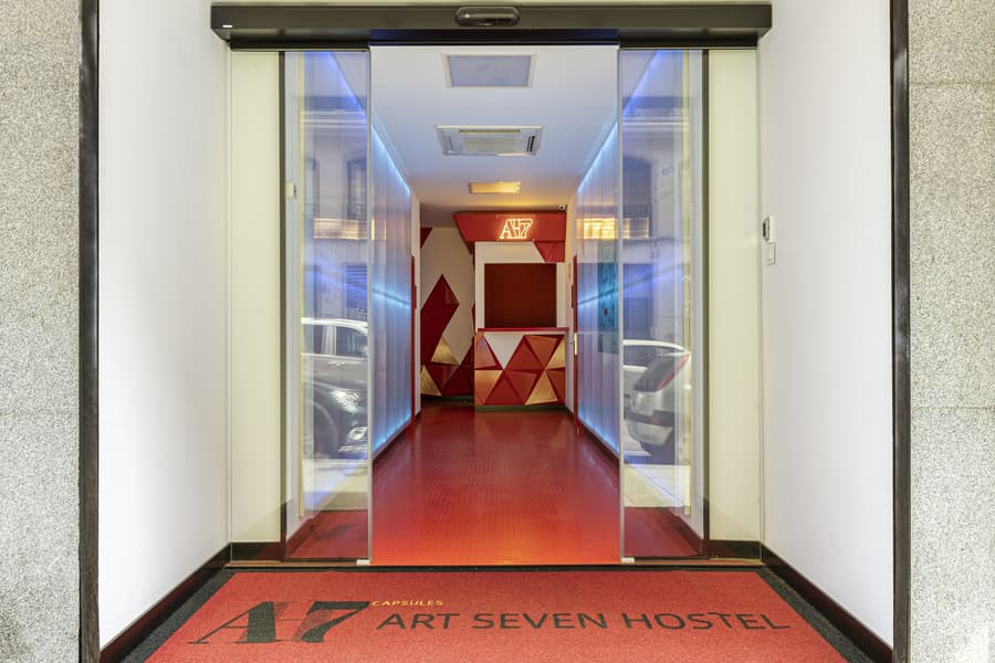 Art Seven Hostel Capsules