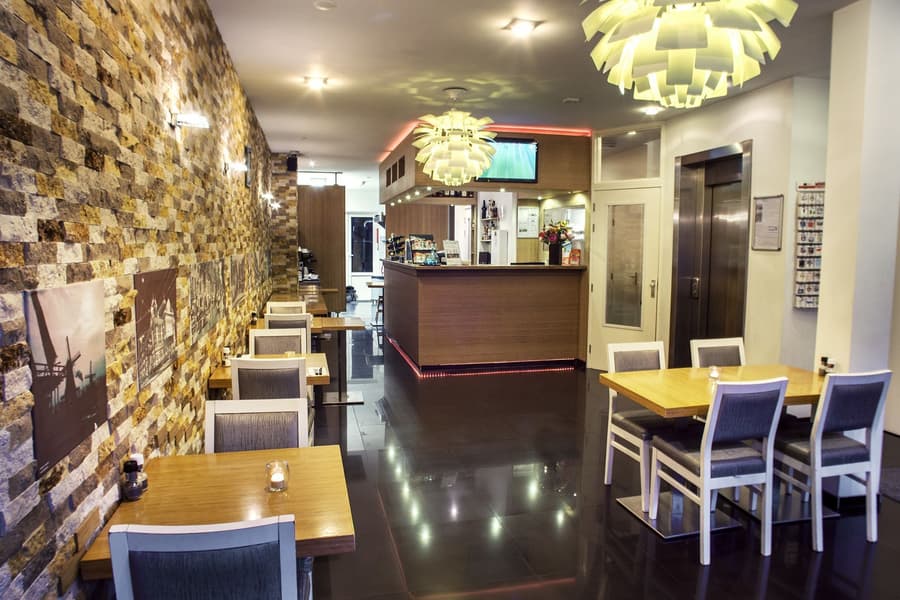 Hotel Larende