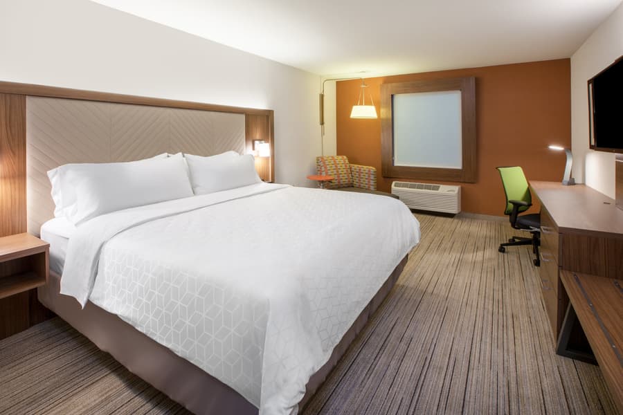 Holiday Inn Express & Suites Del Rio by IHG