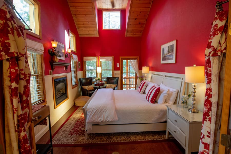 Elliott House Boutique Inn
