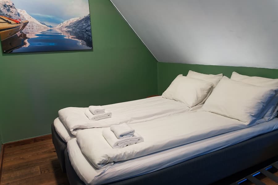 Trolltunga Hotel