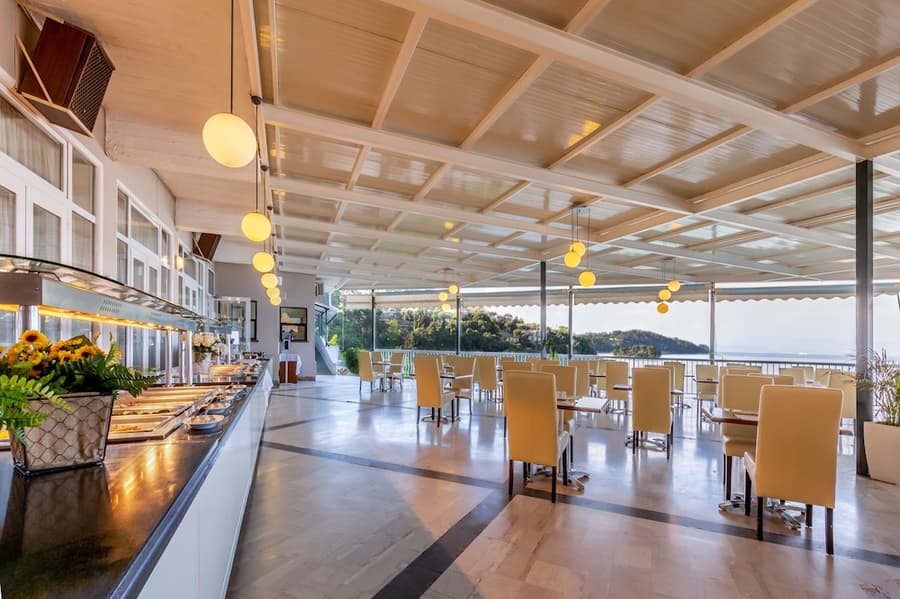 Oasis Hotel