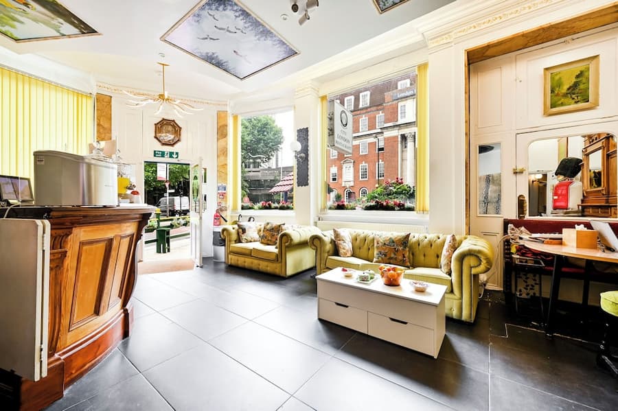 City London Hotel