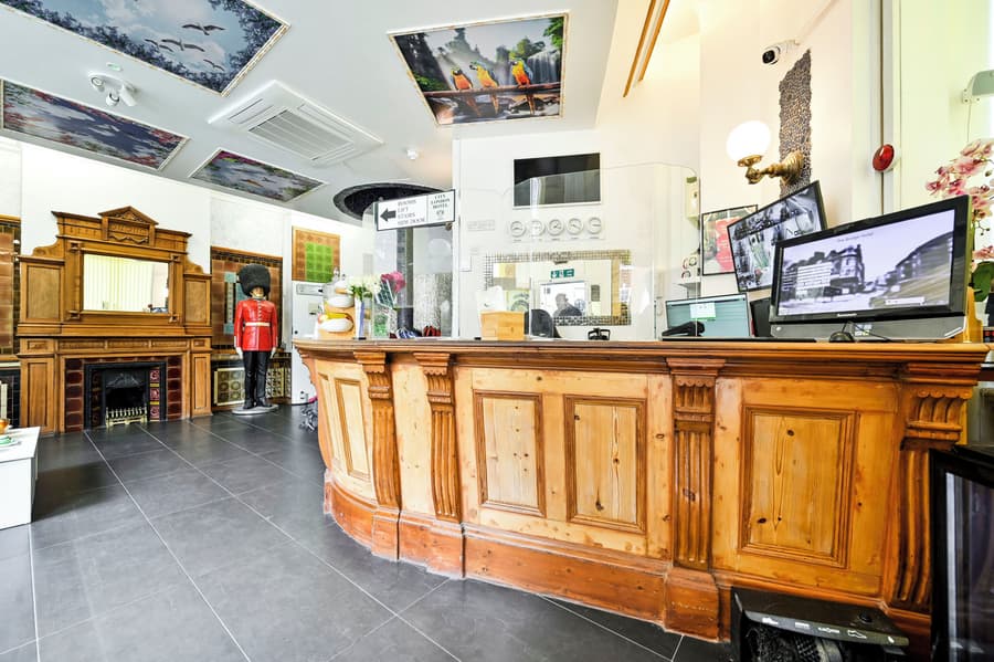 City London Hotel