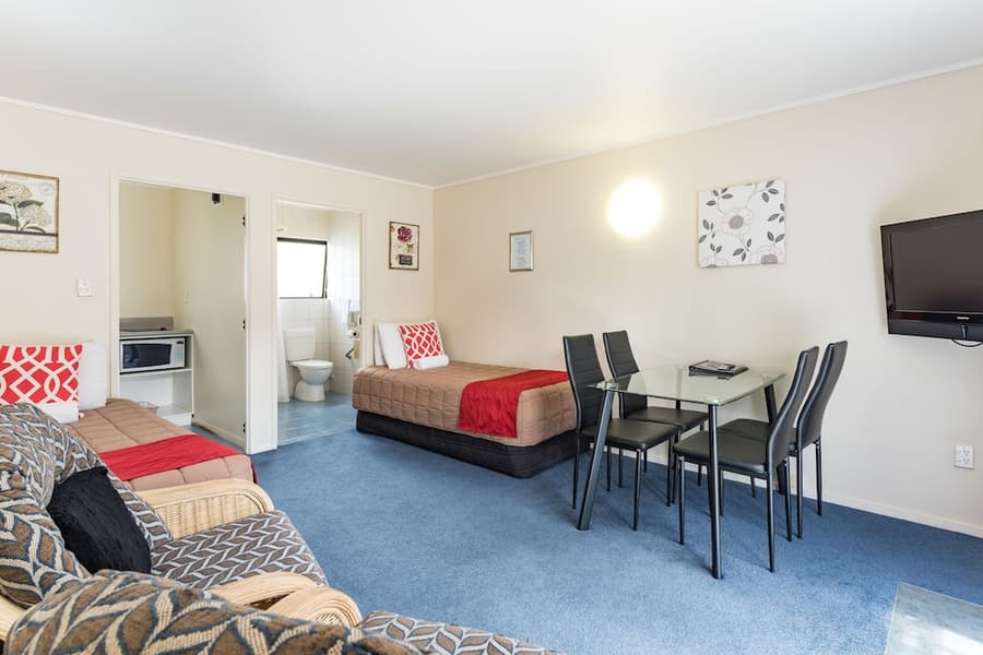 Dolphin Motel
