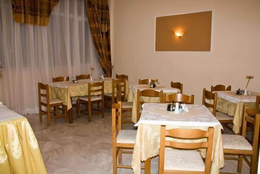 Alexiou Hotel