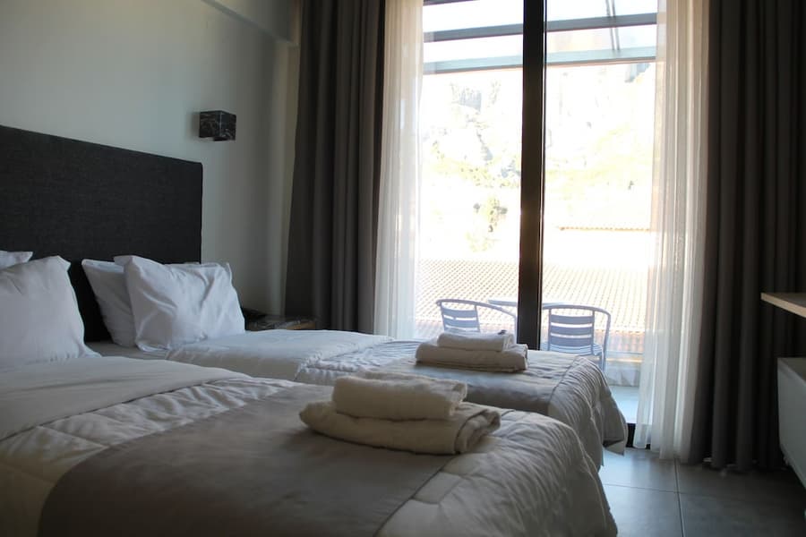Alexiou Hotel