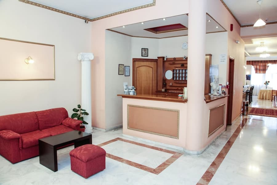 Alexiou Hotel